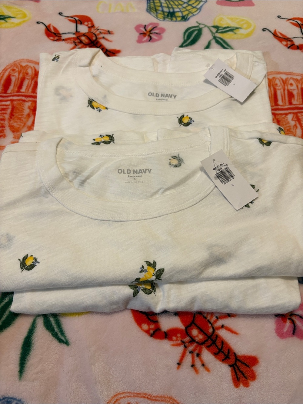 Old Navy White Tee with Lemon 🍋 Print  NWT
